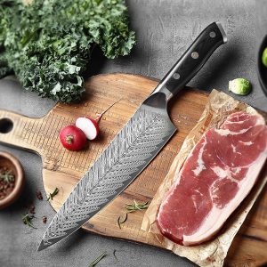 Japan-messer.at-japanisches Chefmesser Damast auf einem Brett