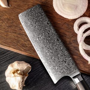 Japan-messer.at-japanisches Nakiri Damastmesser in der Küche